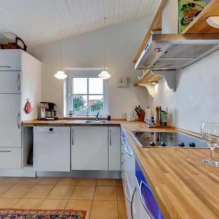 Vivina - 250m From The Sea By Interhome *