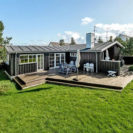 Vivina - 250m From The Sea By Interhome